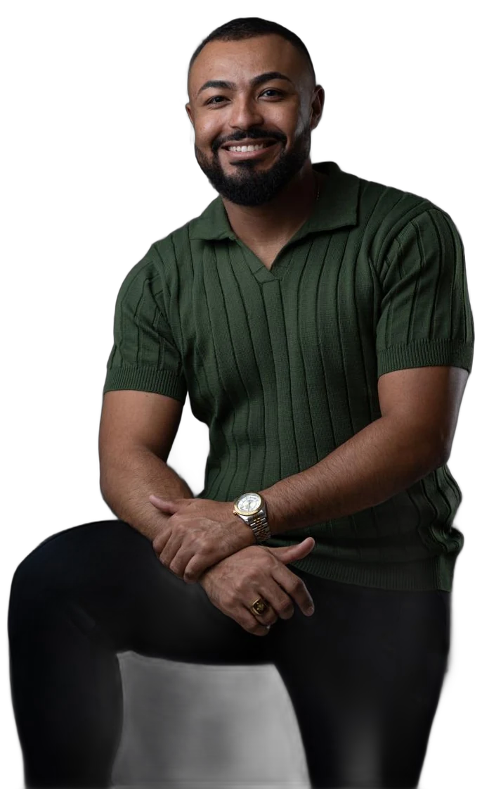 Fabricio Souza, host do podcast Por Trás dos Boletos
